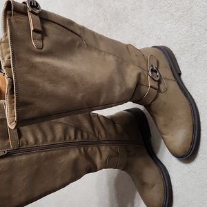 Bare Traps Tall Boots  Size 7.5 Dark Taupe